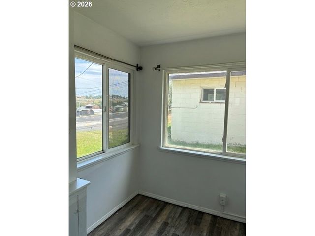 1914 Se COURT Ave, Pendleton, OR 97801