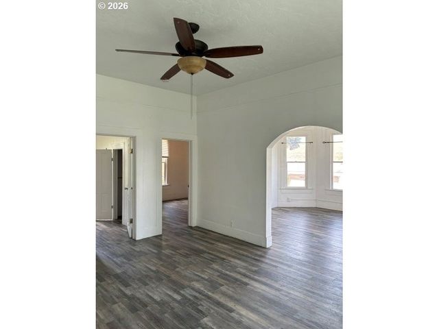 1914 Se COURT Ave, Pendleton, OR 97801