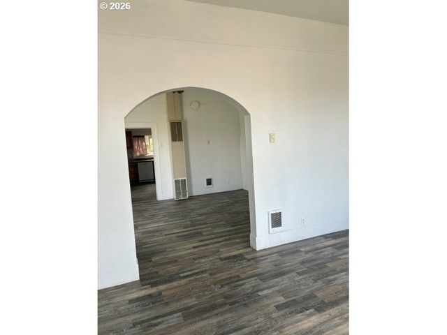 1914 Se COURT Ave, Pendleton, OR 97801