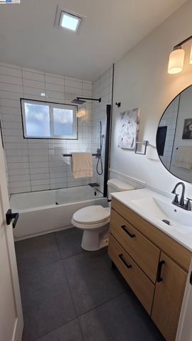 1272 83Rd Ave, Oakland, CA 94621