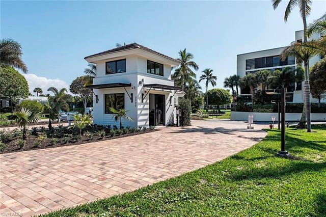 2348 Gulf Shore BLVD N 506, Naples, FL 34103