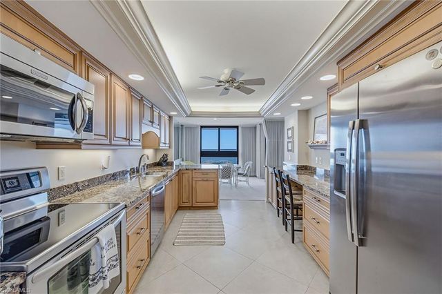 2348 Gulf Shore BLVD N 506, Naples, FL 34103