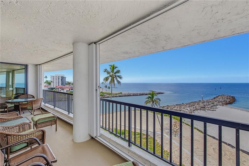 2348 Gulf Shore BLVD N 506, Naples, FL 34103