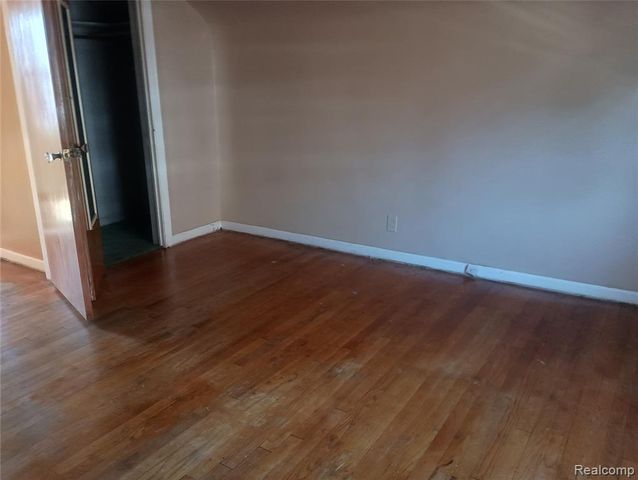 18644 Lesure Street, Detroit, MI 48235