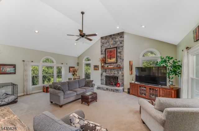 3 EWING DRIVE, Raritan Twp., NJ 08822