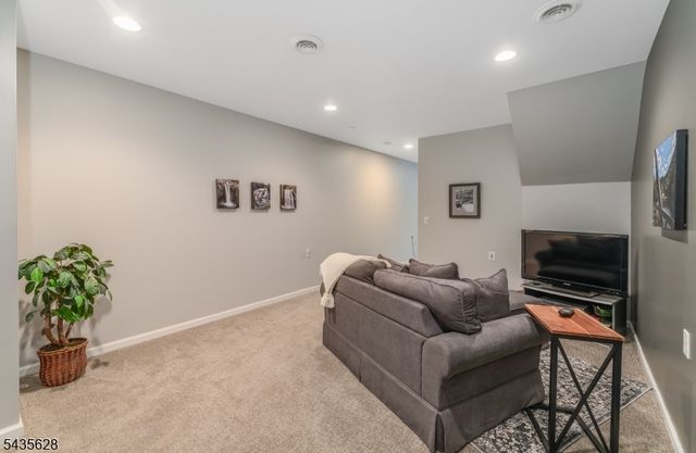 3 EWING DRIVE, Raritan Twp., NJ 08822