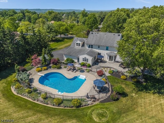 3 EWING DRIVE, Raritan Twp., NJ 08822