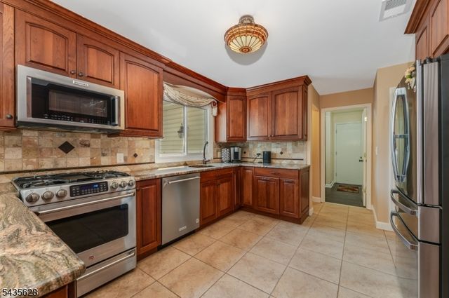 3 EWING DRIVE, Raritan Twp., NJ 08822