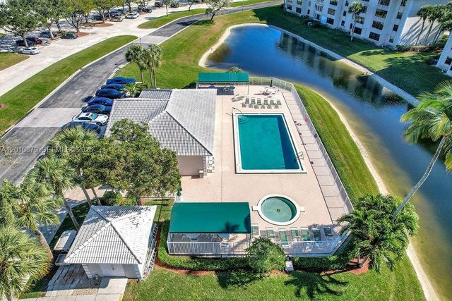 6049 Balboa Cir 302, Boca Raton, FL 33433