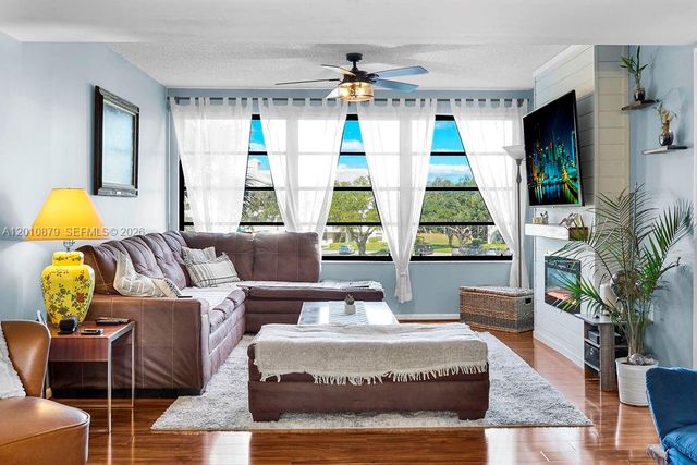 6049 Balboa Cir 302, Boca Raton, FL 33433