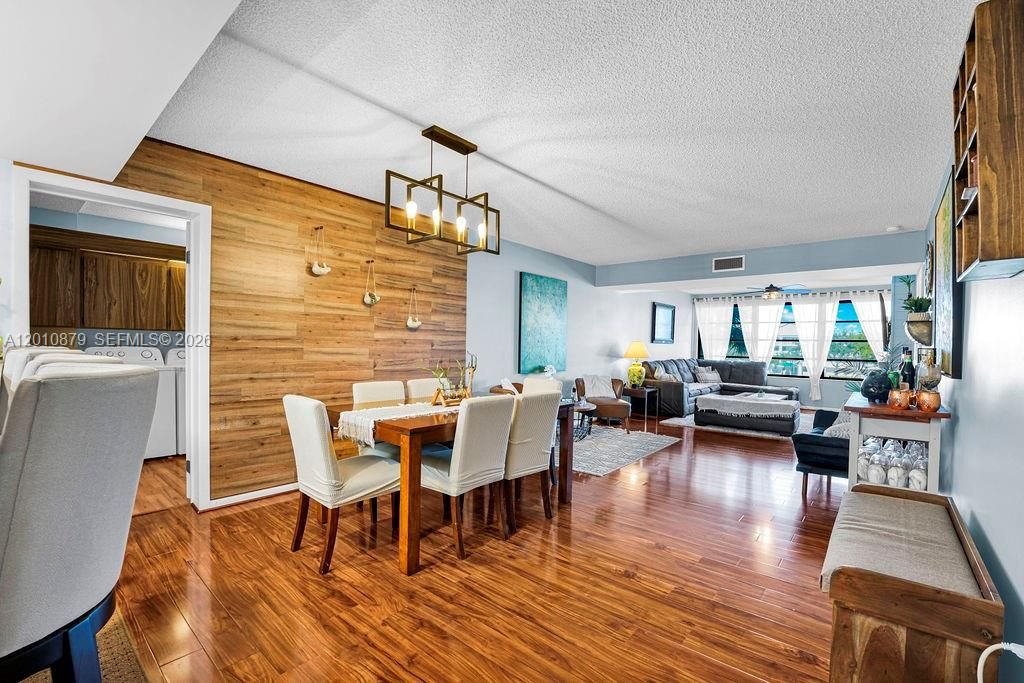 6049 Balboa Cir 302, Boca Raton, FL 33433