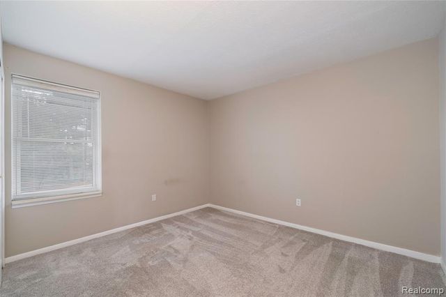 33241 Fargo Street 67, Livonia, MI 48152