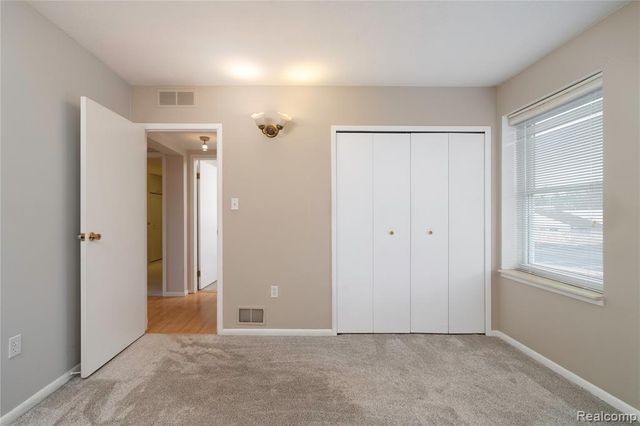 33241 Fargo Street 67, Livonia, MI 48152