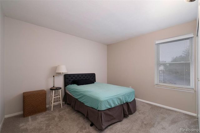 33241 Fargo Street 67, Livonia, MI 48152