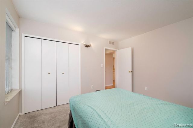 33241 Fargo Street 67, Livonia, MI 48152
