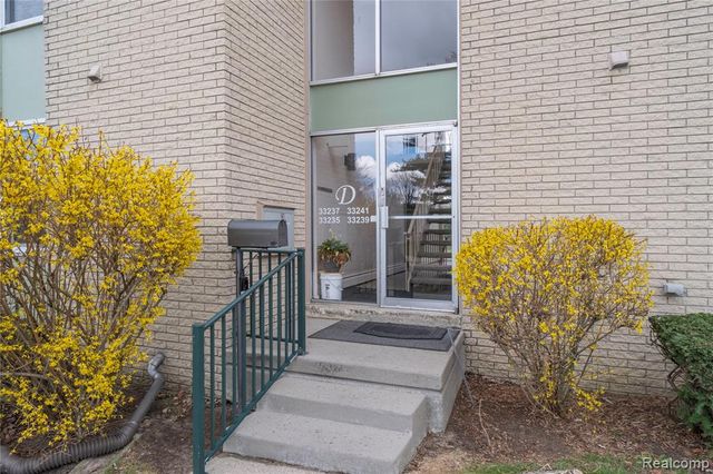 33241 Fargo Street 67, Livonia, MI 48152