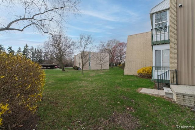 33241 Fargo Street 67, Livonia, MI 48152