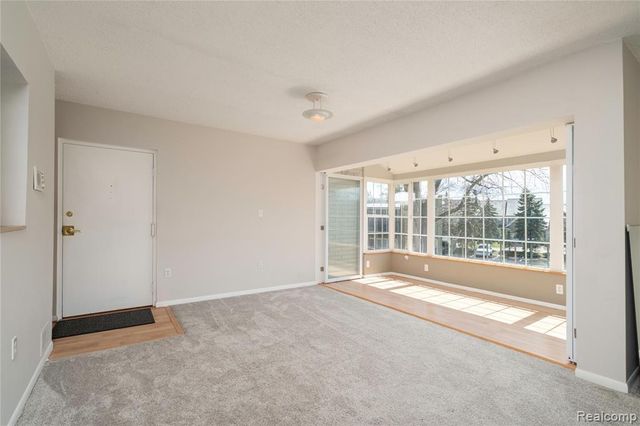 33241 Fargo Street 67, Livonia, MI 48152