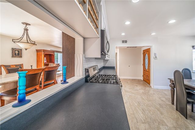 23230 Ladrillo, Woodland Hills, CA 91367