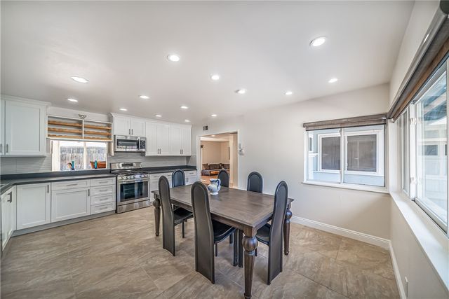 23230 Ladrillo, Woodland Hills, CA 91367