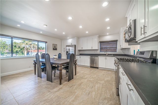 23230 Ladrillo, Woodland Hills, CA 91367