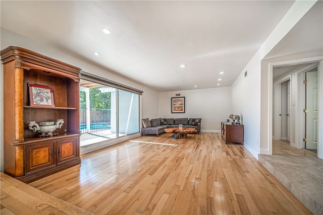 23230 Ladrillo, Woodland Hills, CA 91367