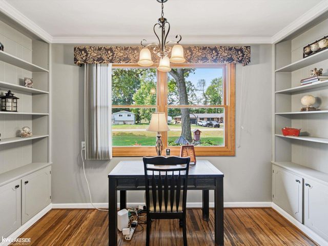 6185 Golfview Drive, Burton, MI 48509