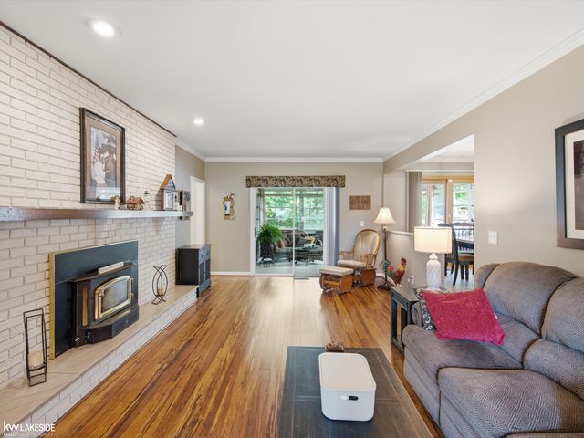 6185 Golfview Drive, Burton, MI 48509