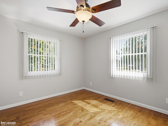 6185 Golfview Drive, Burton, MI 48509