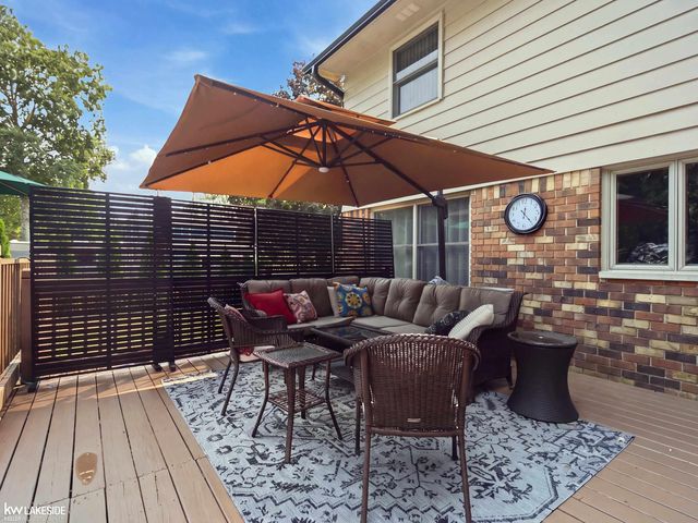 6185 Golfview Drive, Burton, MI 48509