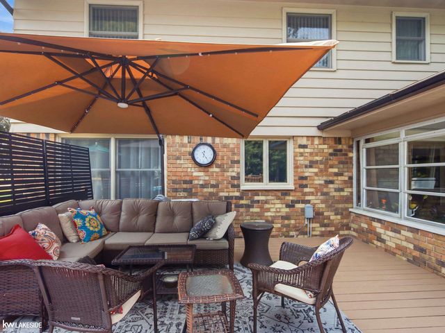 6185 Golfview Drive, Burton, MI 48509