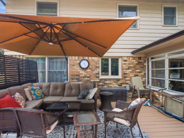 6185 Golfview Drive, Burton, MI 48509