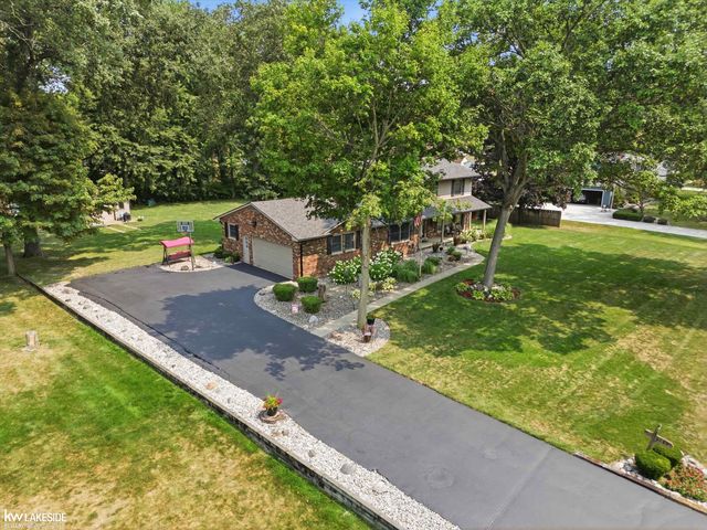 6185 Golfview Drive, Burton, MI 48509