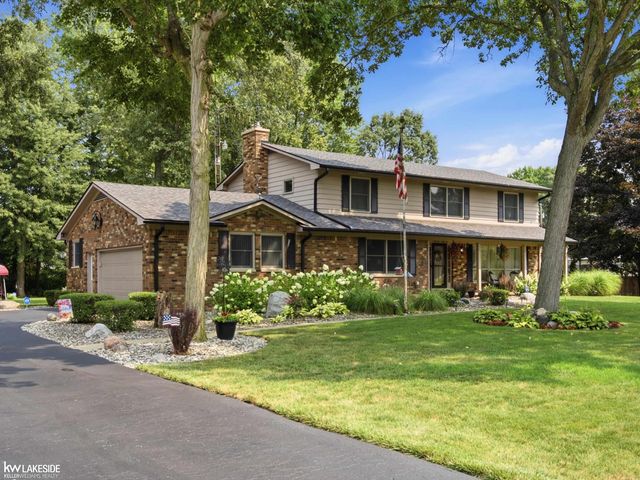 6185 Golfview Drive, Burton, MI 48509