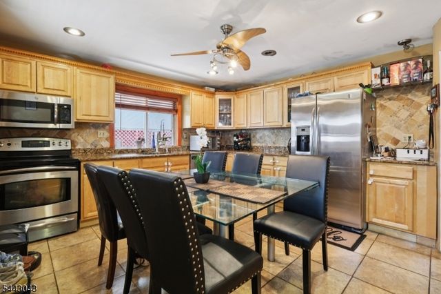 237 Sherwood Ave, Paterson City, NJ 07502
