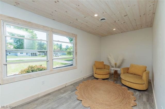 35032 East Road, Grafton, OH 44044