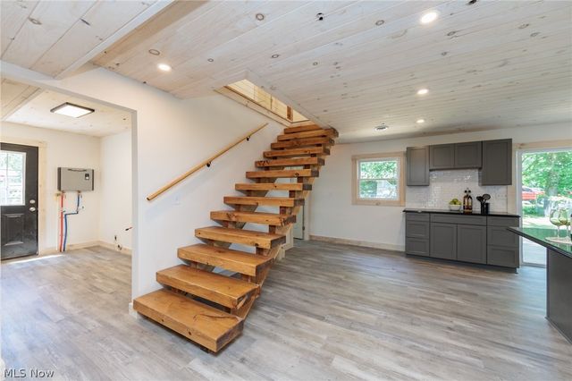 35032 East Road, Grafton, OH 44044