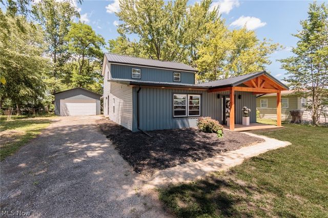 35032 East Road, Grafton, OH 44044