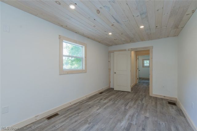 35032 East Road, Grafton, OH 44044