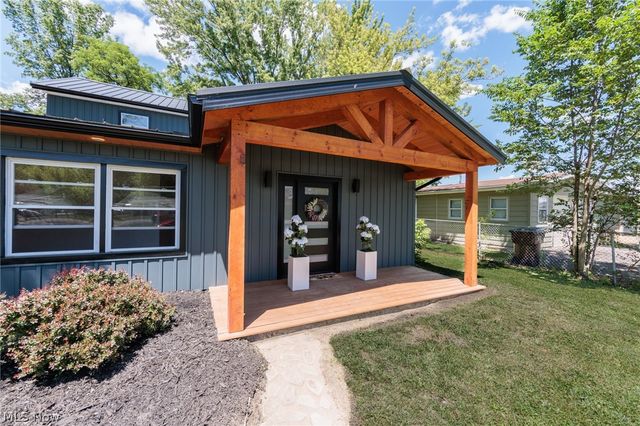 35032 East Road, Grafton, OH 44044