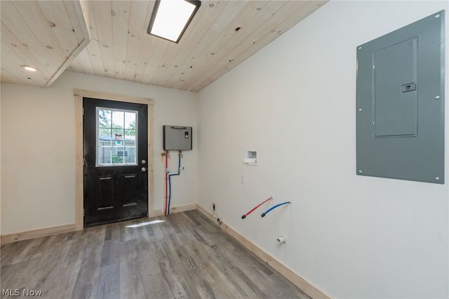 35032 East Road, Grafton, OH 44044