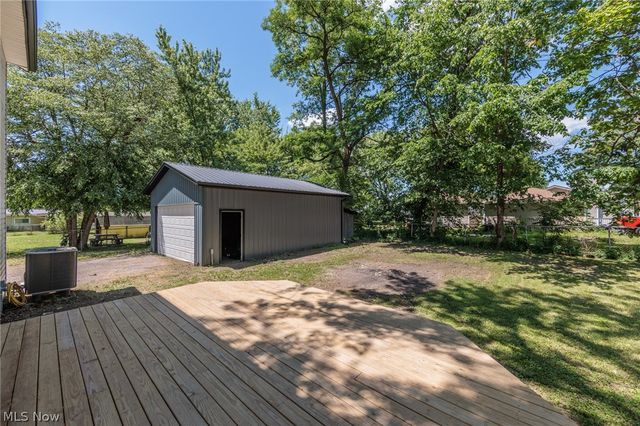 35032 East Road, Grafton, OH 44044