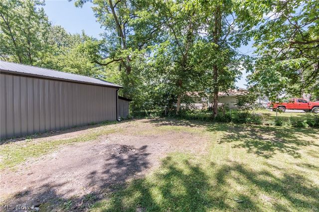 35032 East Road, Grafton, OH 44044