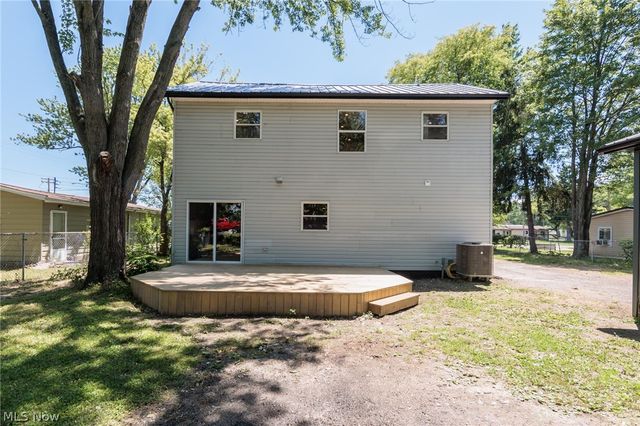 35032 East Road, Grafton, OH 44044