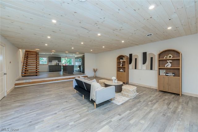35032 East Road, Grafton, OH 44044