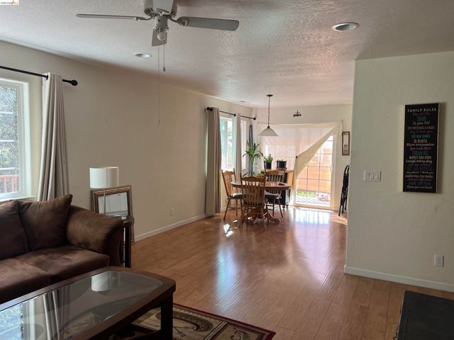 20384 Canyonview Dr, Tuolumne, CA 95479