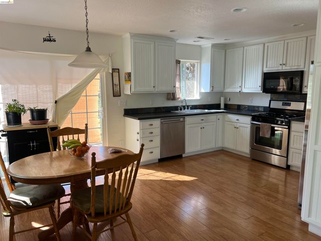 20384 Canyonview Dr, Tuolumne, CA 95479