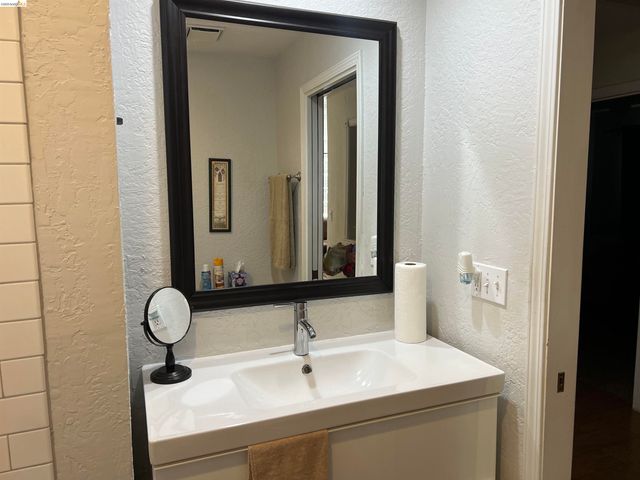 20384 Canyonview Dr, Tuolumne, CA 95479