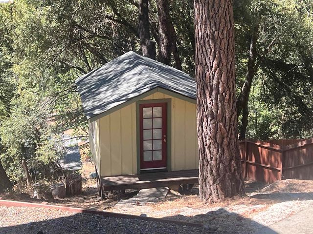 20384 Canyonview Dr, Tuolumne, CA 95479
