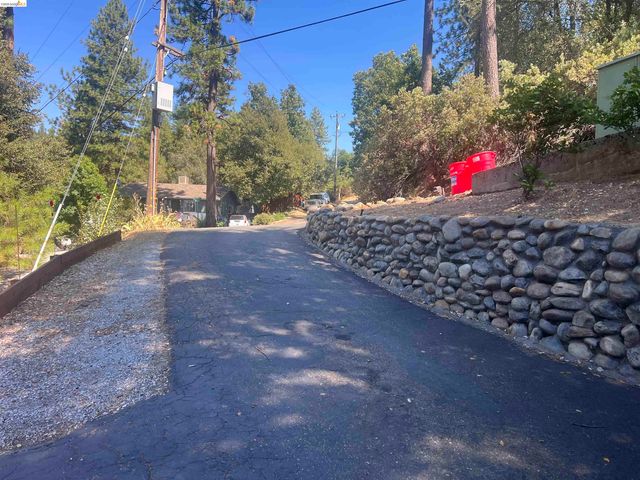 20384 Canyonview Dr, Tuolumne, CA 95479